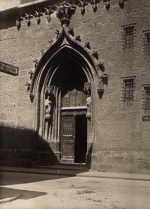 Kirchenportal.jpg